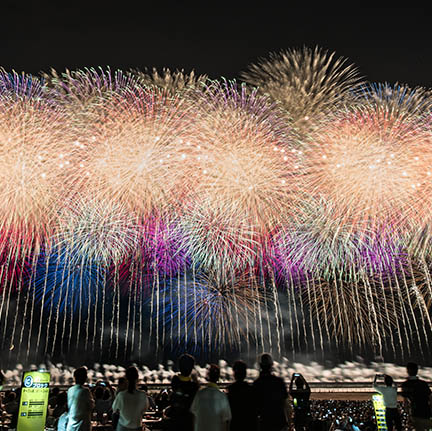 柏崎 尺玉100発一斉打上