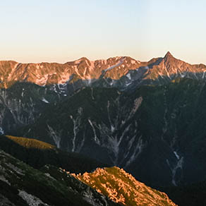 朝焼けの槍・穂高連峰
